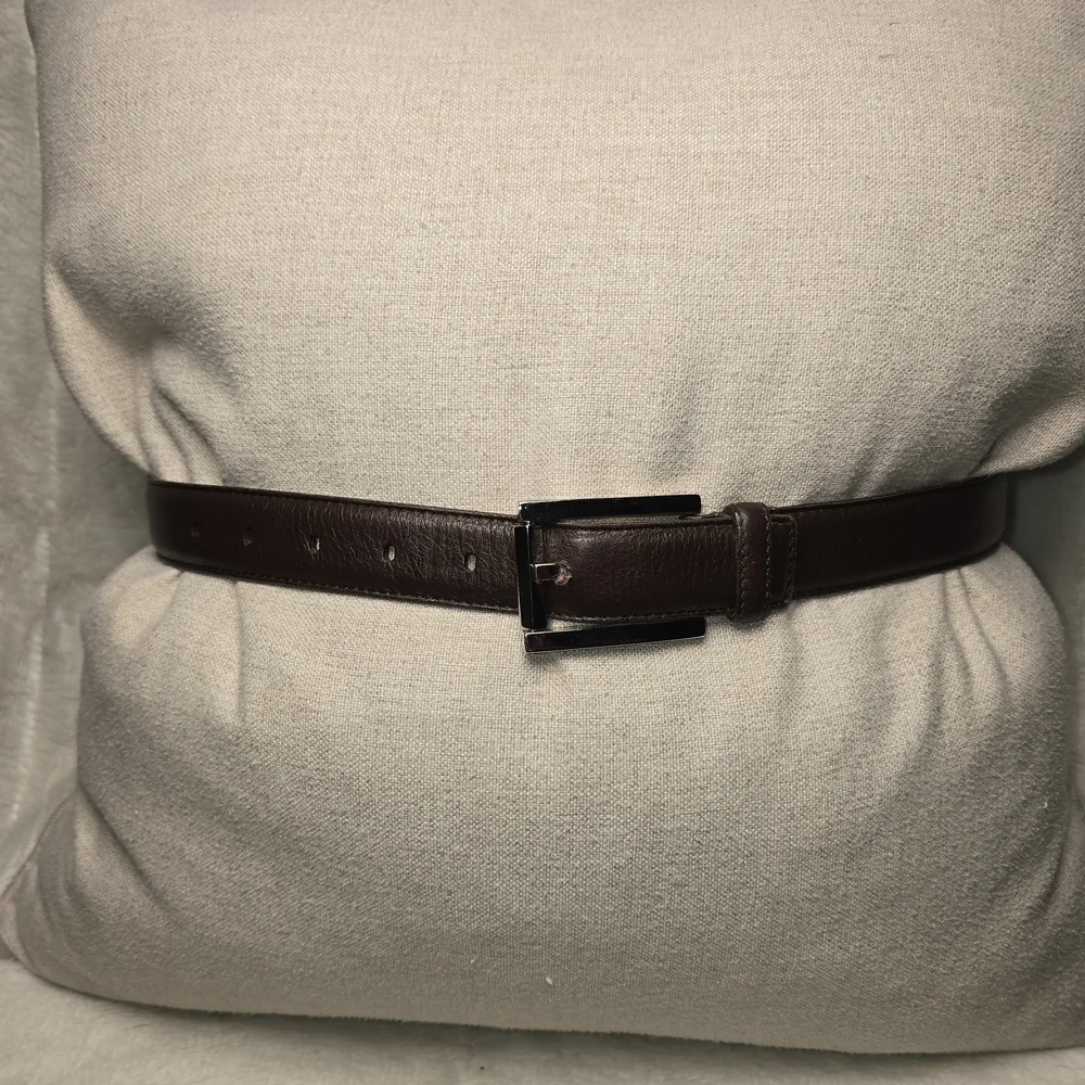 CLASSIC FOSSIL BRAND GENUINE BLACK LEATHER BELT SILVER BUCKLE MENS SIZE 42 EUC